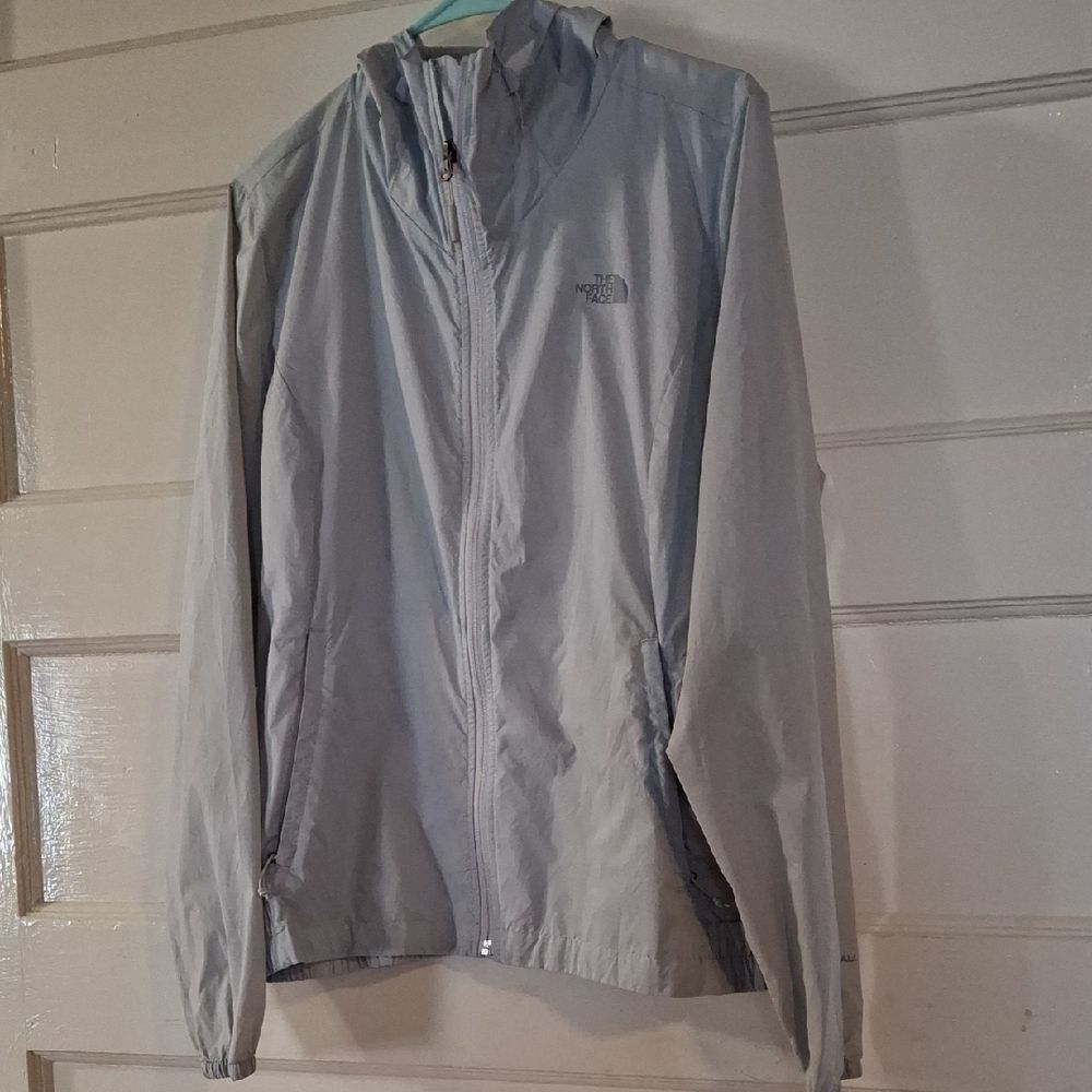The North Face Men's Light Gray Windbreaker